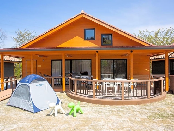 2 Bedrooms Bungalow