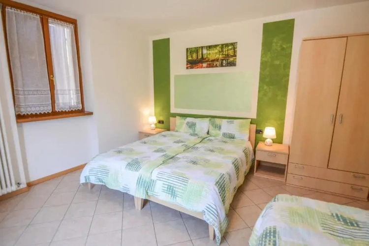 Standard Triple room with balcony