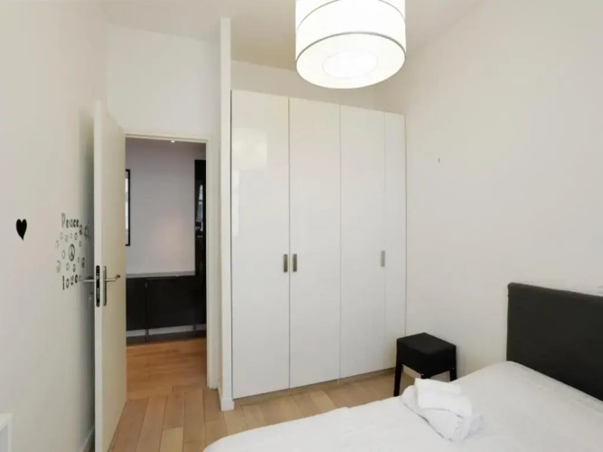 3 Bedrooms Apartment