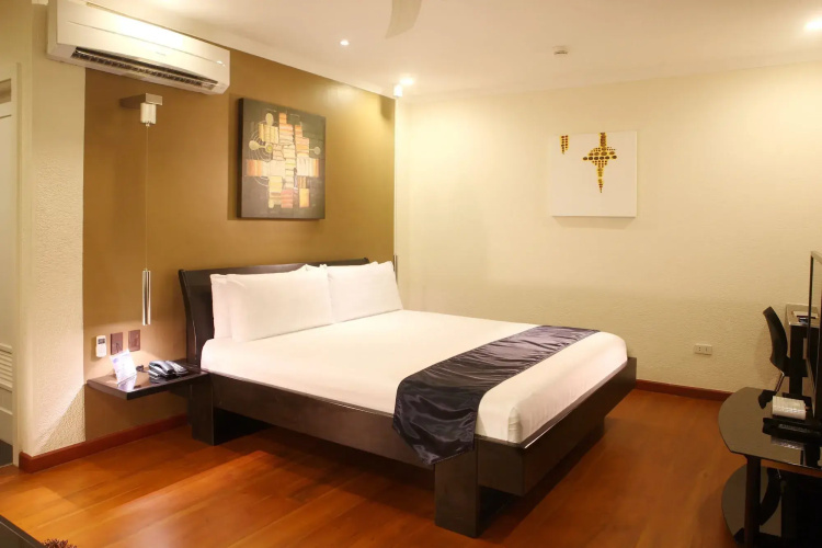Queens Hotel