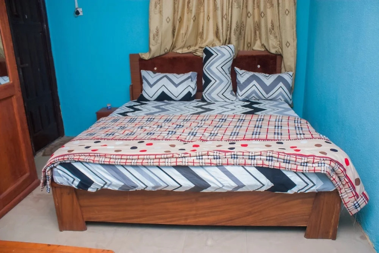 Janny Paul Hotel & Suites
