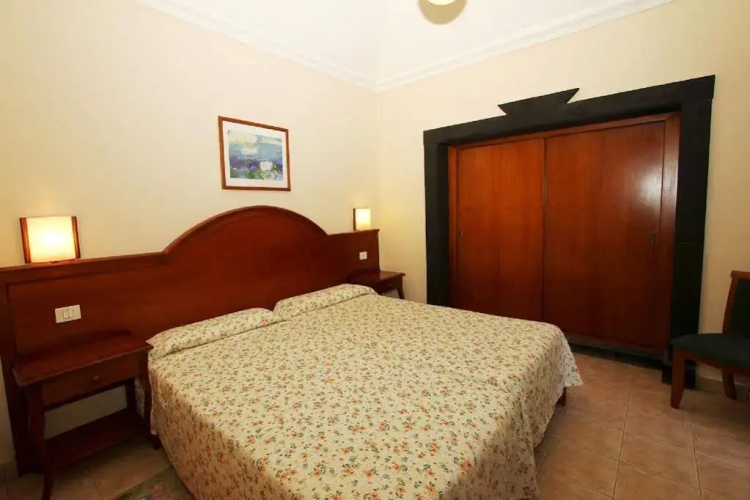 Apartamentos Punta Marina