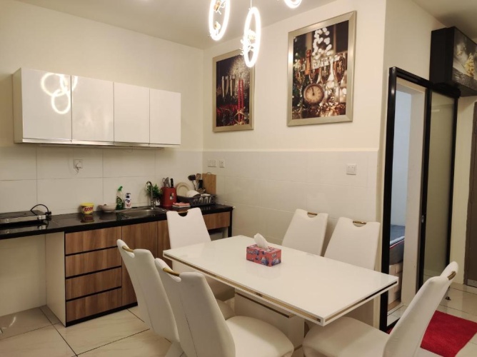 2 Bedrooms Apartment