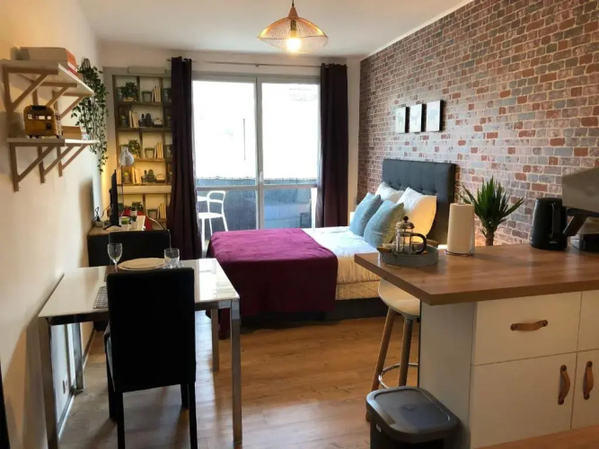 Studio avec balcon & parking gratuit