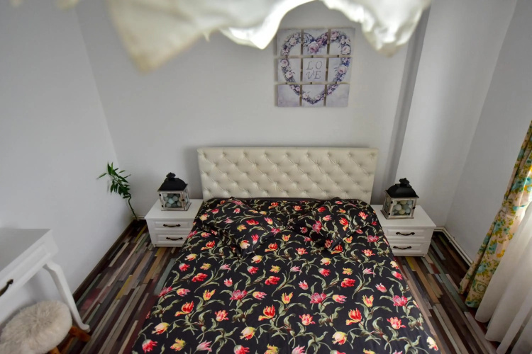 Mountain View Apartment
