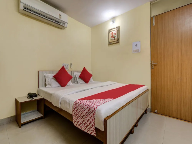 OYO 24888 Hotel Sham Palace