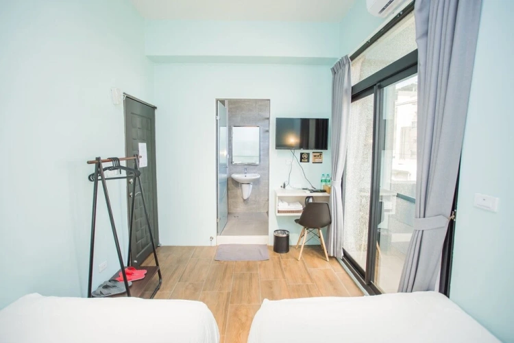Standard Twin room with balcony