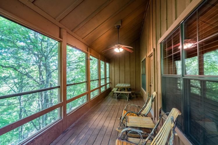 Lodges At Maple Creek Cond