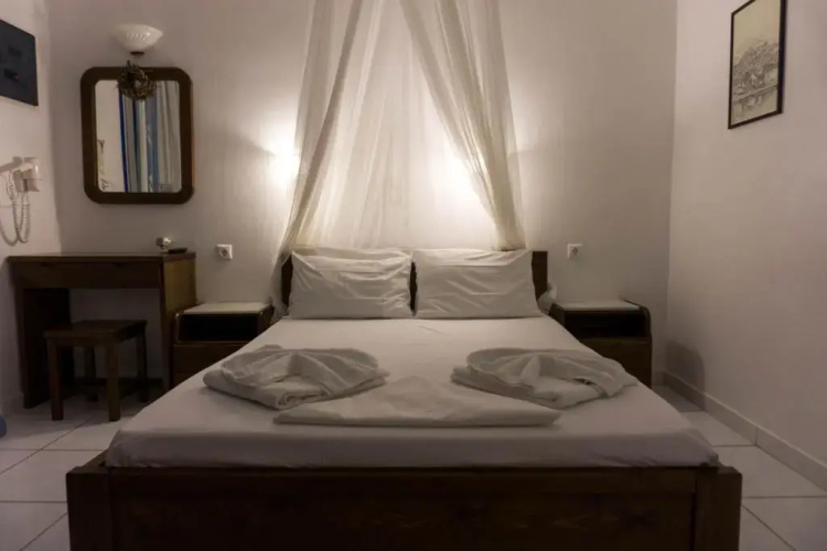 Dina Naxos Studios