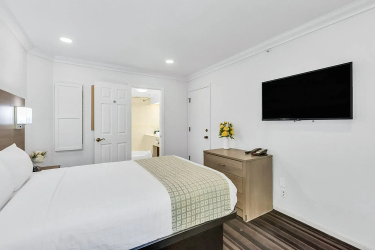 Napa Valley Hotel & Suites