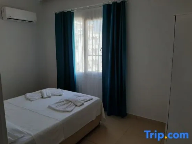 1 Bedroom Apartment with garden view