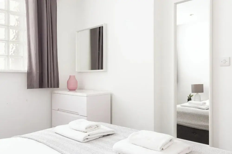 2 Bed Flat off Brick Lane