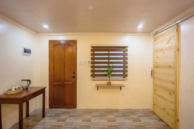 Alona Beach Side Inn
