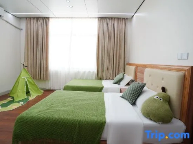 2 Bedrooms Standard Family room