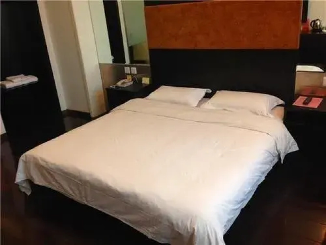 H Hotel