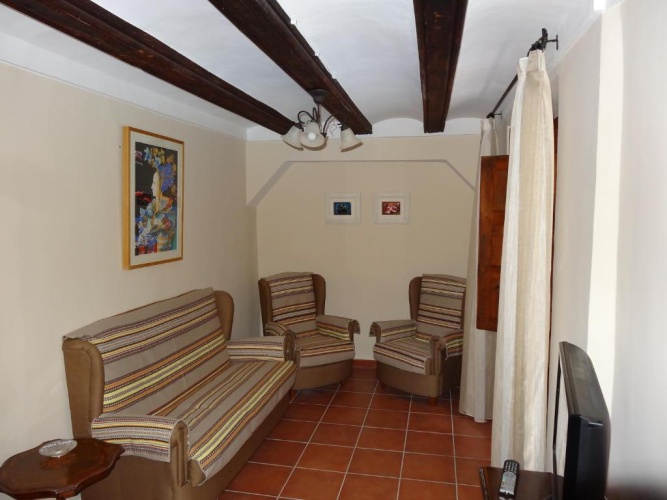 4 Bedrooms Cottage