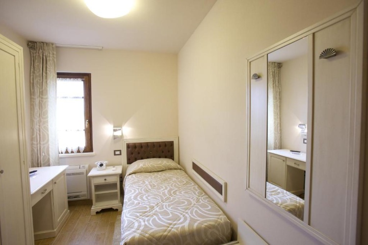Standard Double room with view