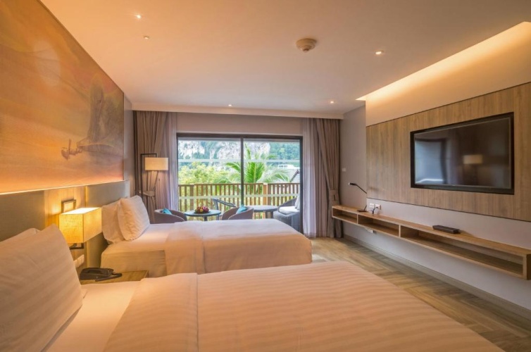 Premium Twin room with balcony and with pool view