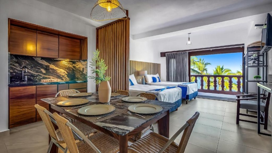 Suite with balcony and with view