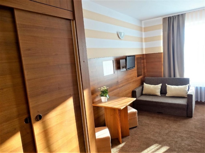 Standard Triple room