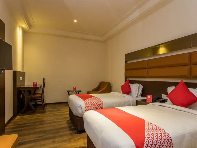 OYO 13104 Hotel 25 Hours