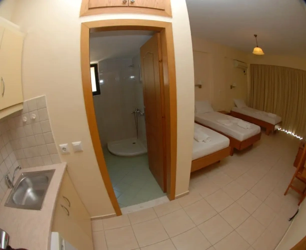 Standard Triple room with balcony