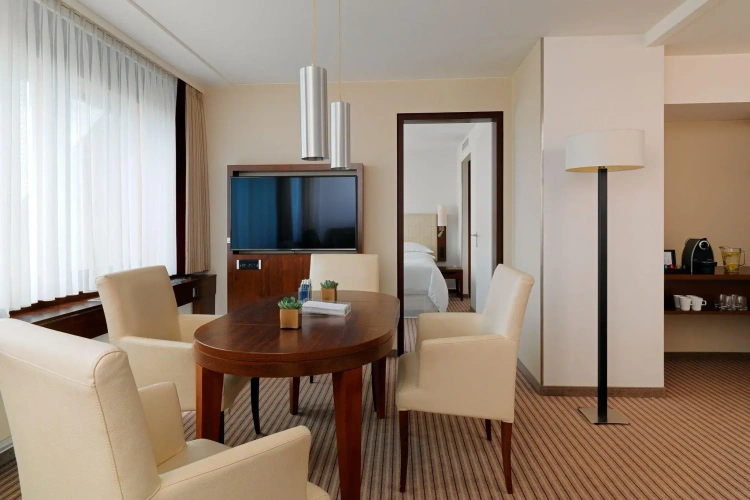 Business Double Club Suite