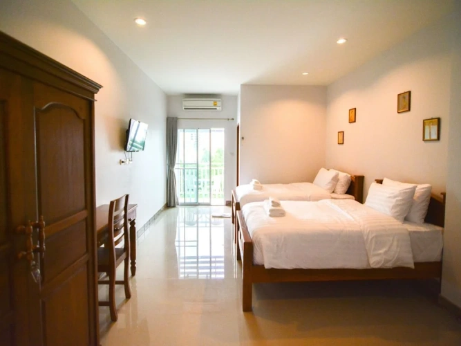Standard Twin room with balcony