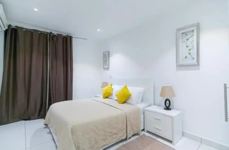 Golden Breeze Suites