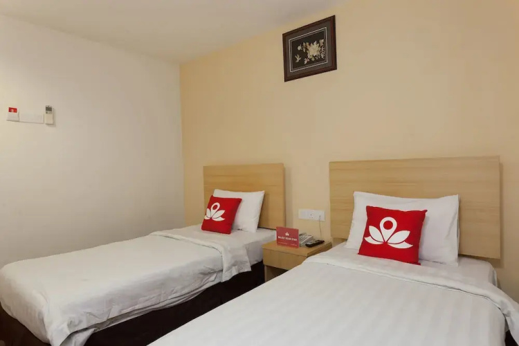 ZEN Rooms Opposite YMCA