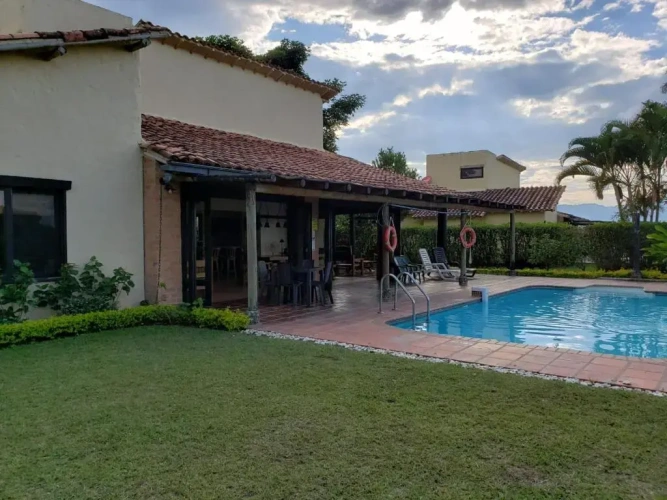 3 Bedrooms Villa