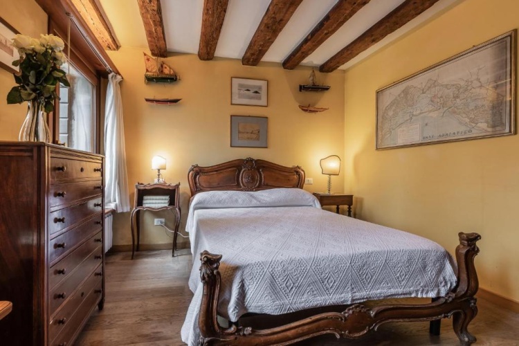 3 Bedrooms Apartment