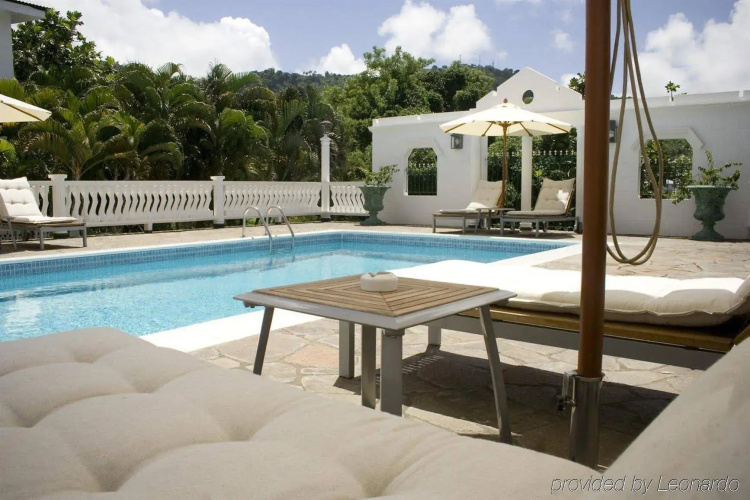 Grenadine House