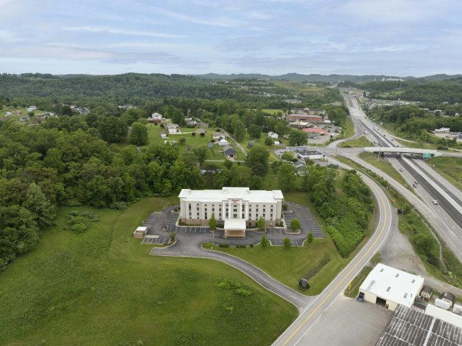 Hampton Inn Fairmont, WV photo 48
