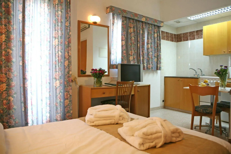 Chrielka Hotel Apartments