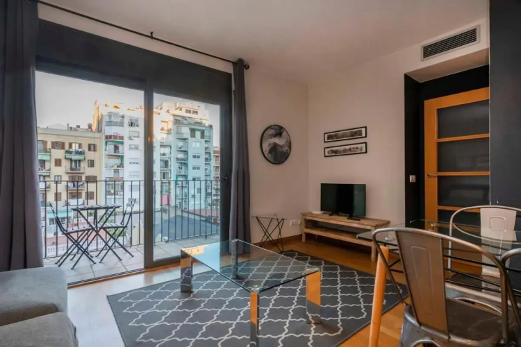 Modern and bright apartment in Eixample 3-1