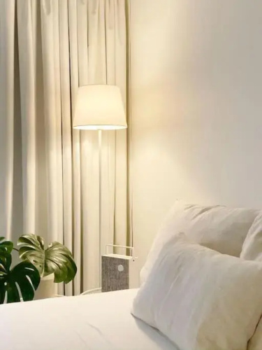 Bright studio with great location. Huge glazed balcony.