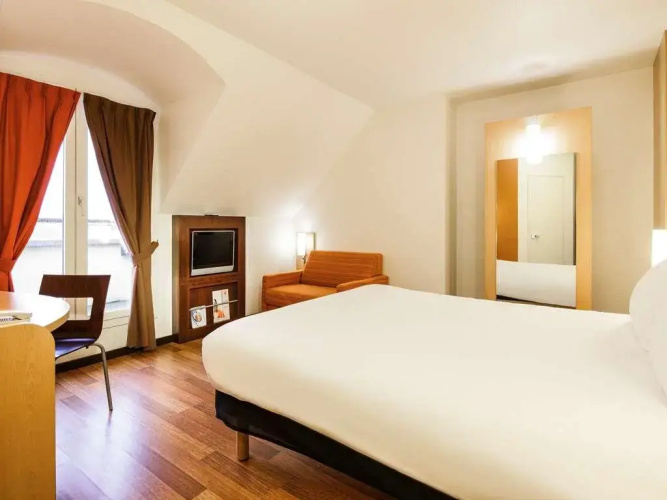 ibis Versailles Château