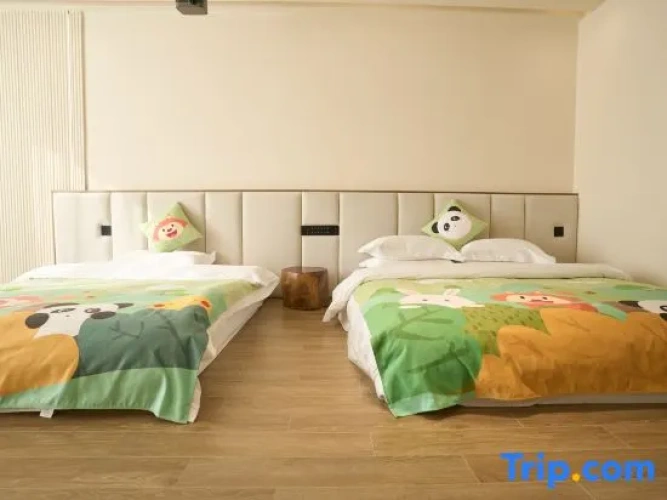 2 Bedrooms Standard Family room