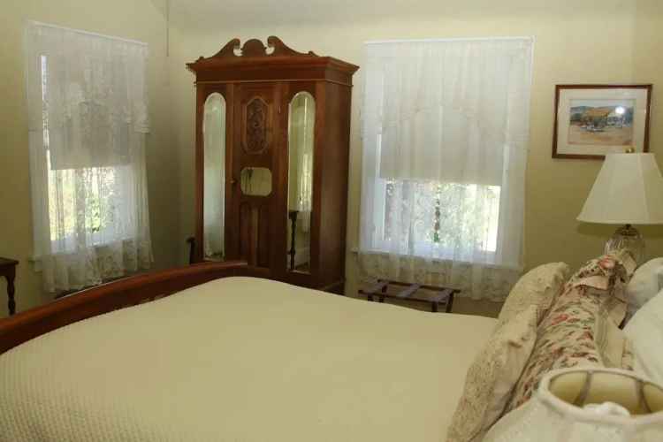 Standard Double room with garden view