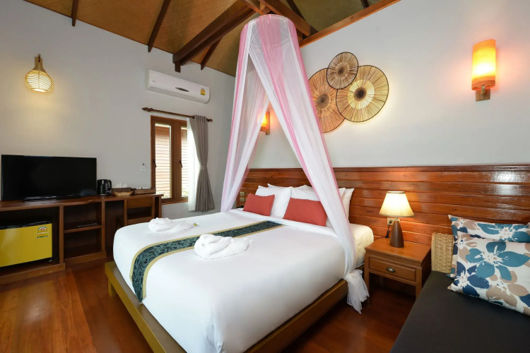 PingChan Koh Phangan Beachfront Resort