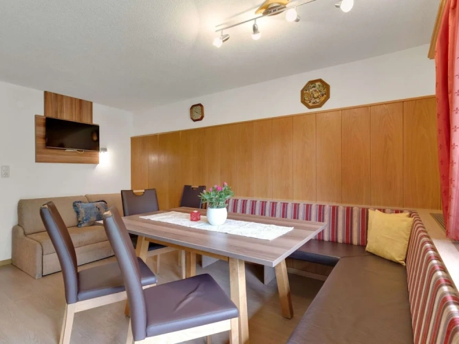Sextuple Apartment