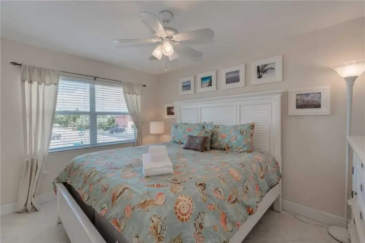 Waves 17 - One Bedroom Condo