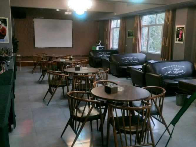 Super 8 Express Hotel (Heze Zhengzhou Road)