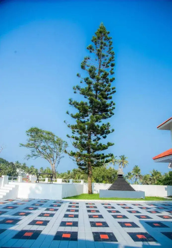 Ocean Queen Palace Hotel