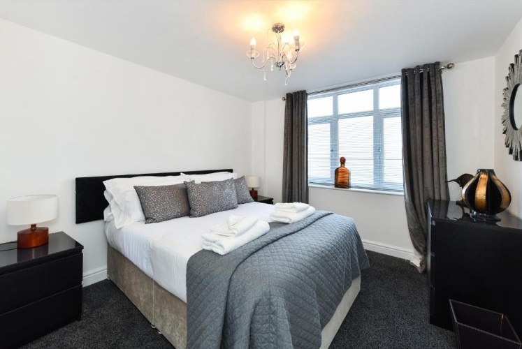 2 Bedrooms Apartment