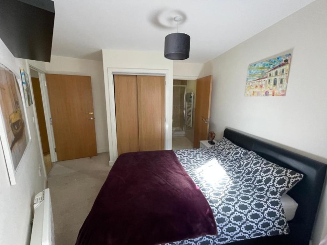 2 Bedrooms Apartment