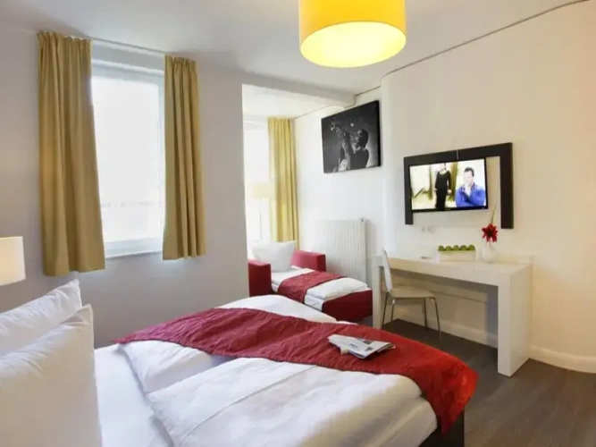 Standard Triple room