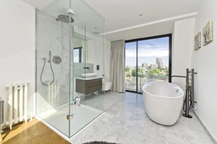 4-bed Flat With Amazing Balcony Views