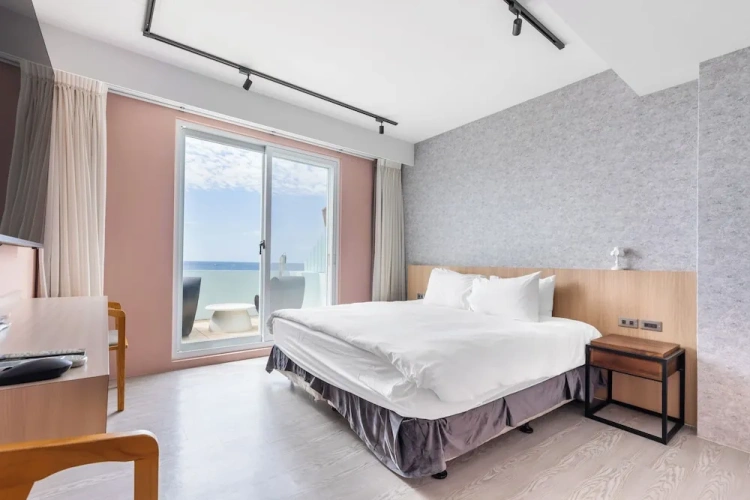 Deluxe Double room with balcony and with ocean view